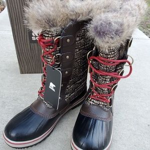 SOREL boots NEW in box Women's Tofino II Cordovan